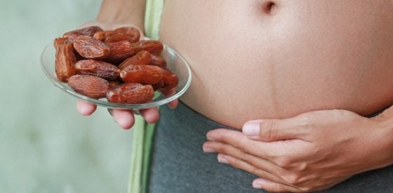 Eating Dates During Late Pregnancy for Labor Induction 1