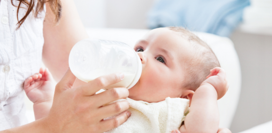 Helpful Bottle-Feeding Positions and Tips for New Parents